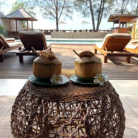 The Gili Beach Resort กีลีตราวางัน ภายนอก รูปภาพ