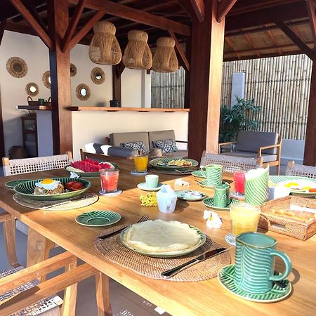 The Gili Beach Resort กีลีตราวางัน ภายนอก รูปภาพ