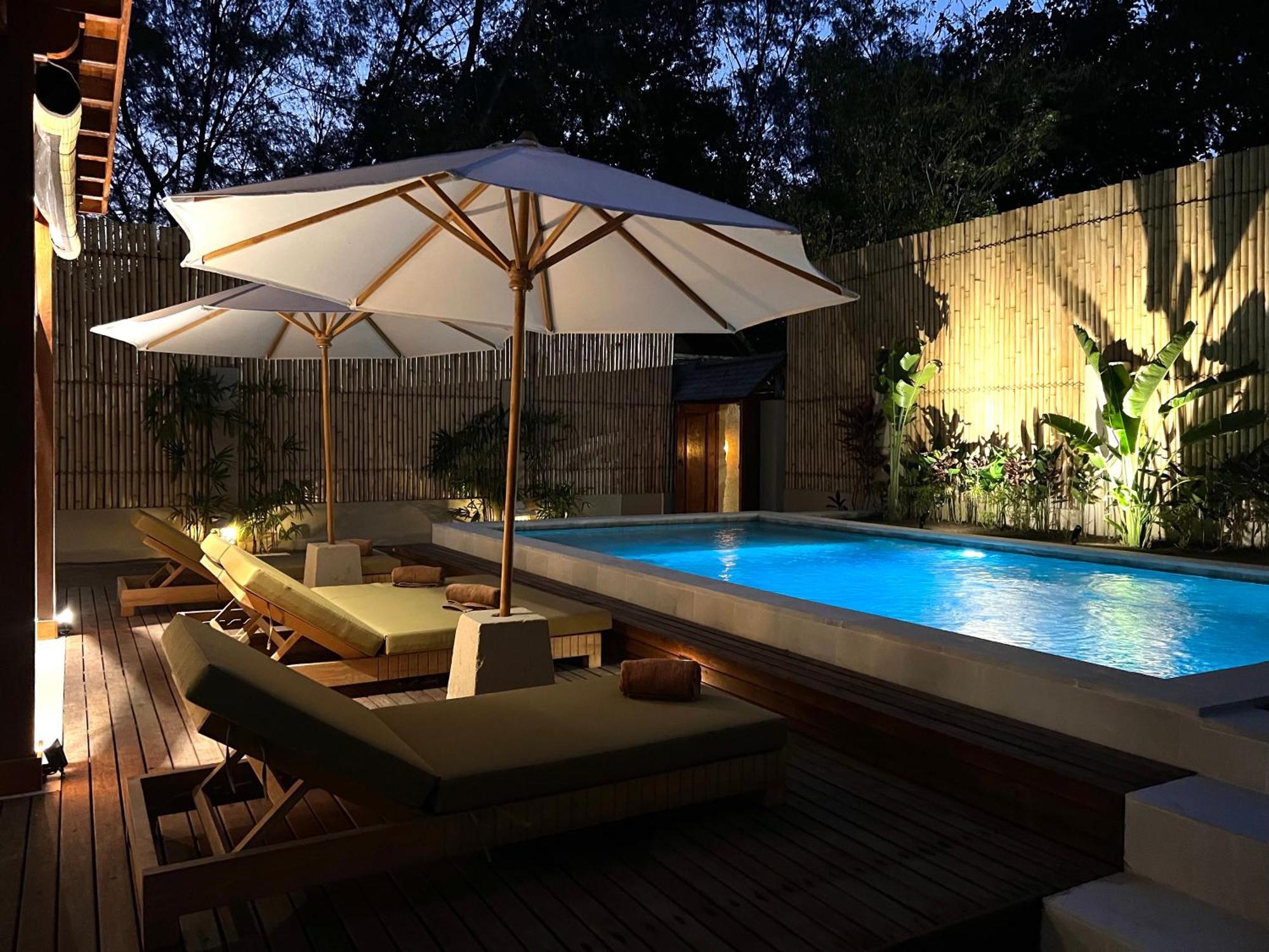 The Gili Beach Resort กีลีตราวางัน ภายนอก รูปภาพ