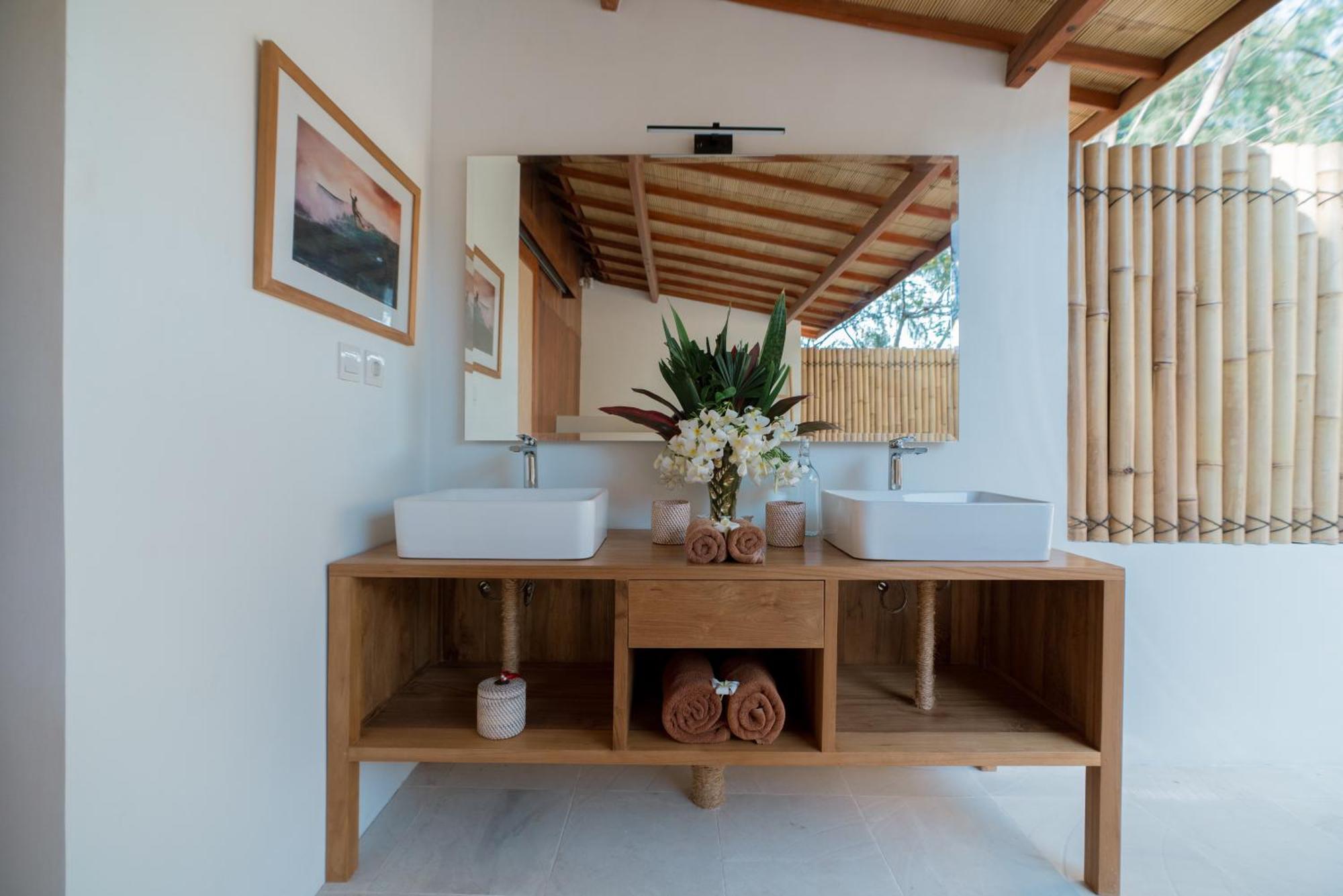 The Gili Beach Resort กีลีตราวางัน ภายนอก รูปภาพ