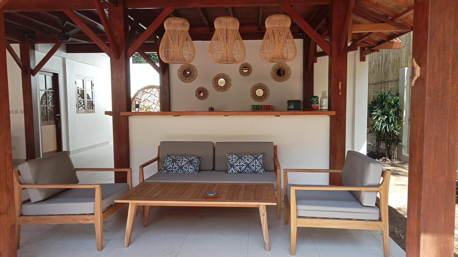 The Gili Beach Resort กีลีตราวางัน ภายนอก รูปภาพ