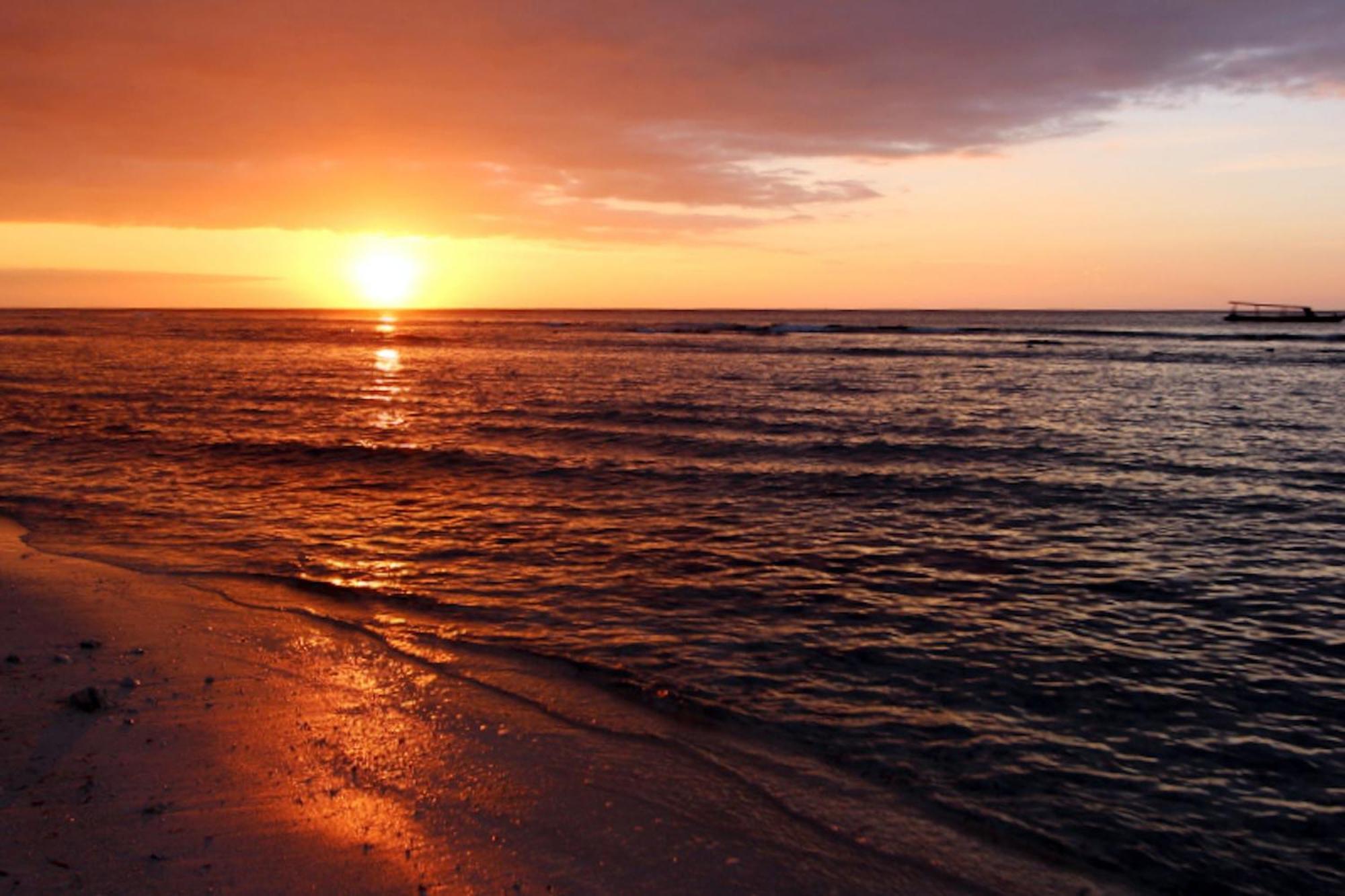 The Gili Beach Resort กีลีตราวางัน ภายนอก รูปภาพ